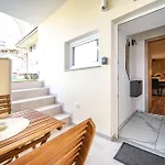 Apartma Urban Base With Free Parking & Terrace Celje