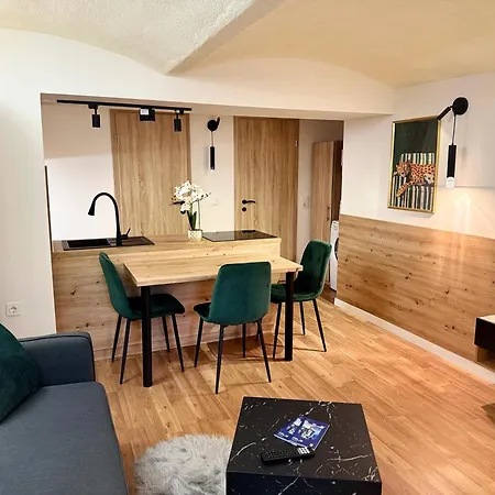 Urban Base With Free Parking & Terrace * Celje