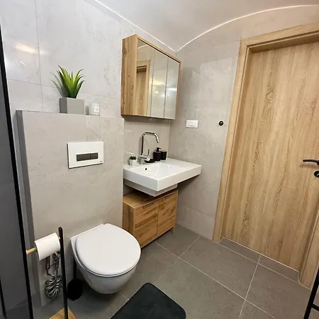 Urban Base With Free Parking & Terrace * Celje