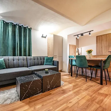 Urban Base With Free Parking & Terrace * Celje