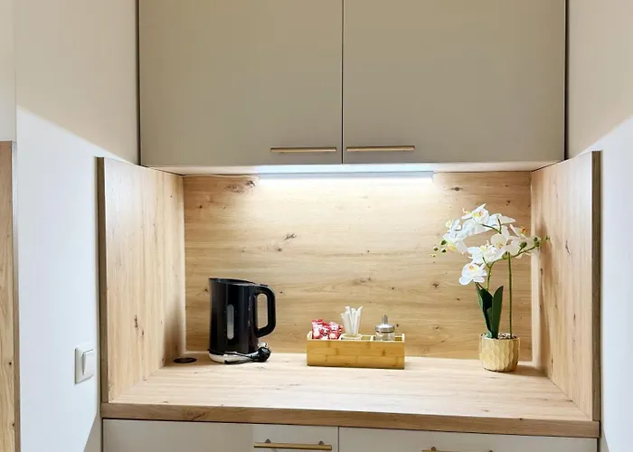 Urban Base With Free Parking & Terrace Apartment