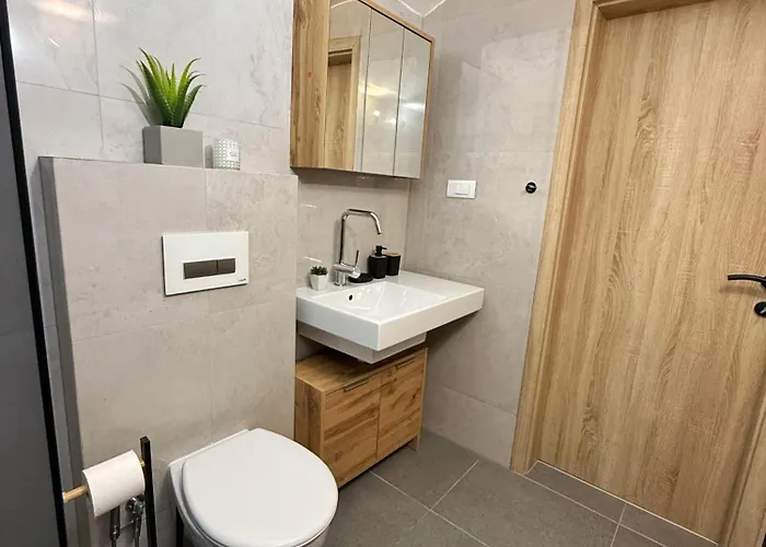 Urban Base With Free Parking & Terrace * Celje