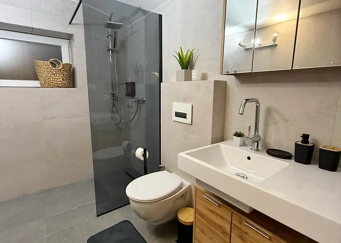 Apartment Urban Base With Free Parking & Terrace Celje